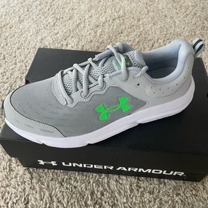 Men’s Under Armour Sneakers, Size 10, Comfort Deluxe System